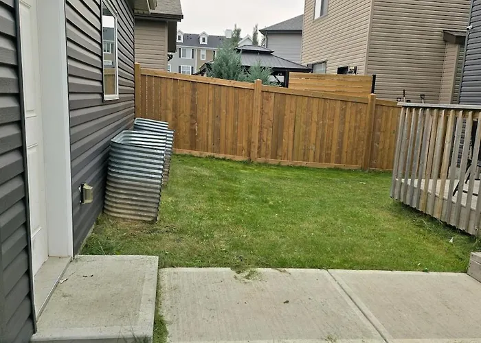 Private Villa: Harmony House Edmonton