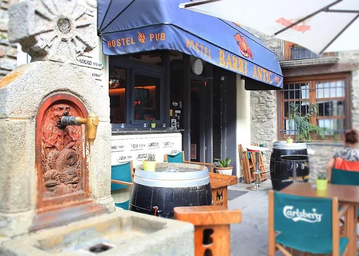 Barri Antic Hostel & Pub