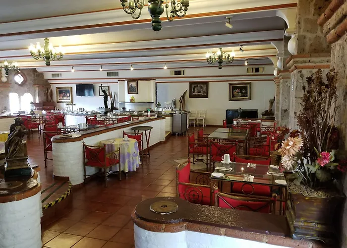 Luxury hotel only: Gran Hotel Hacienda De La Noria