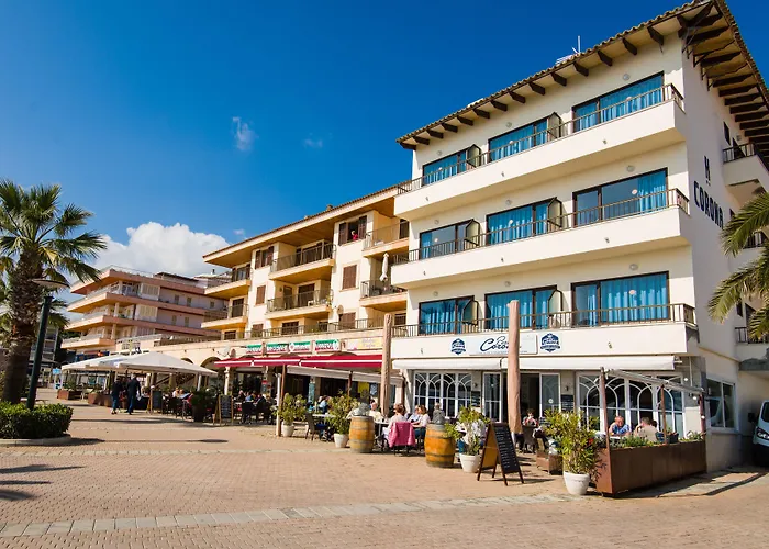  Hostal Port Corona