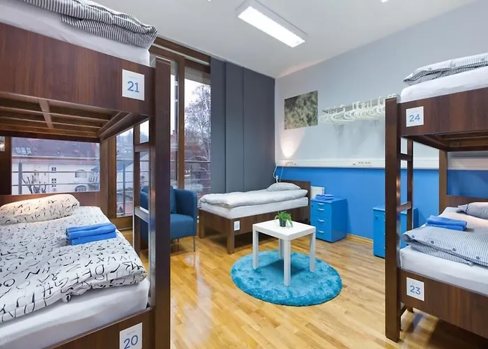 Herberg: Hostel Bureau