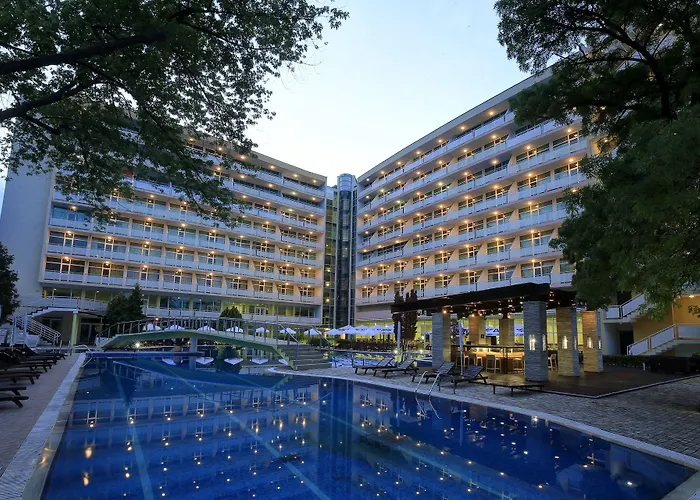 Grand Oasis
