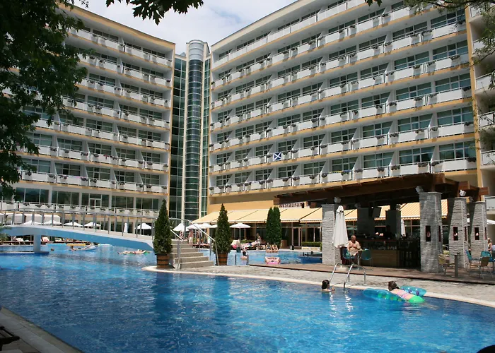 Grand Oasis