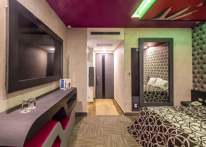  Zaragoza Inn Boutique