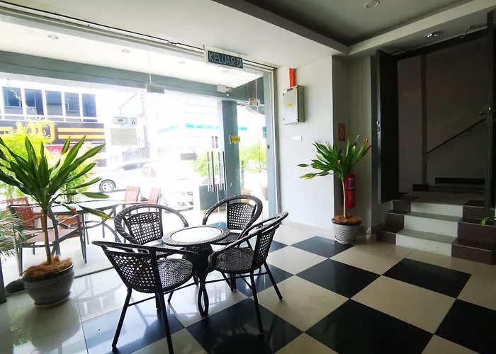 Central hotel: Clover Hotel Port Dickson