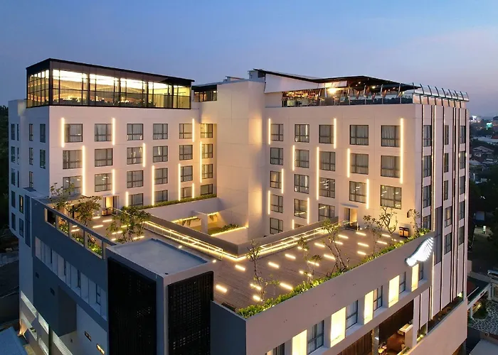 Luxury hotel only: Hotel Aruss Semarang