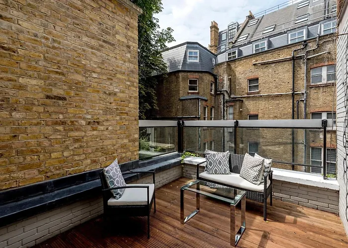 5 star hotels Buckingham & Lloyds