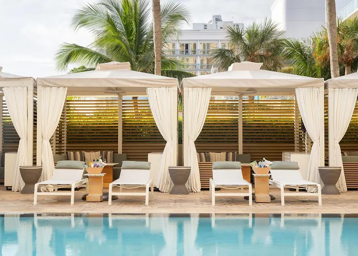 Hotel with pool: Palm Beach Marriott Singer Island Beach Resort & Spa