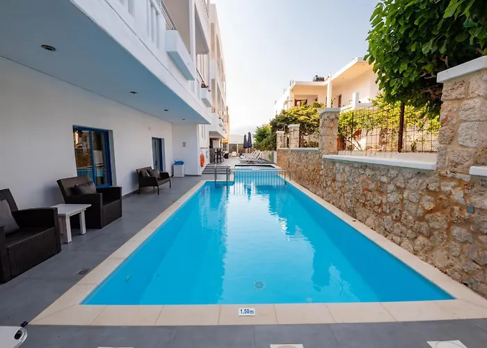 Hotel with pool: Alexis Hotel