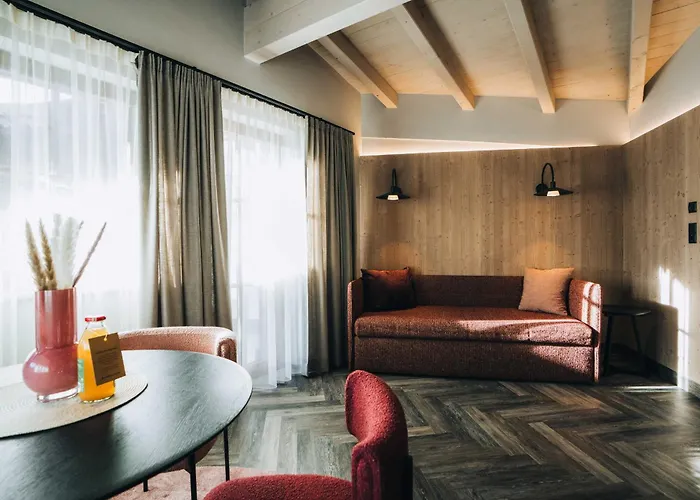 Gruenwald Resort Soelden Appartements Und Chalets Mit Pool