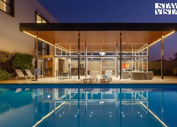 Stayvista At La Mer - Pool, Lawn & Bbq