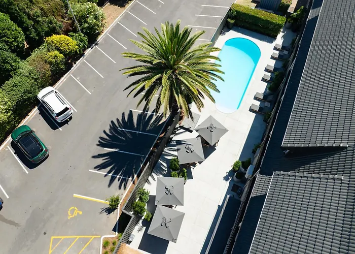 Cheap hotels Auckland Rose Park