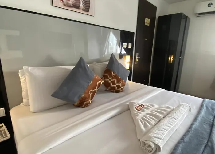 Ziroc Hotel