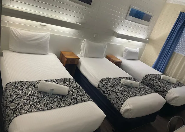 Coastal Bay Motel