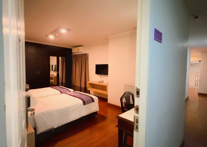 3 star hotels Step Sathon
