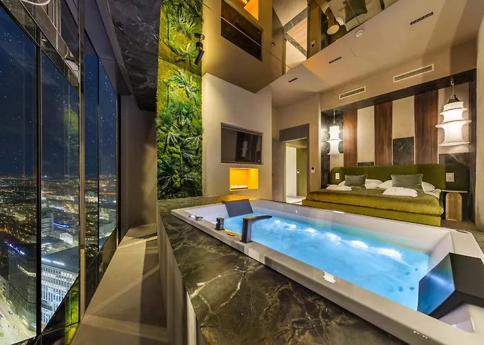 Hotel dichtbij College: Sky Tower Apartamenty - In The Sky Apartments