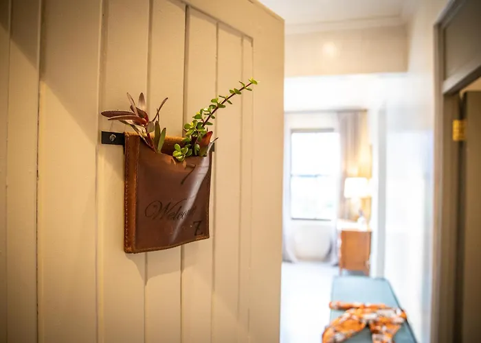 Pension Guide De Zeven Guest Lodge