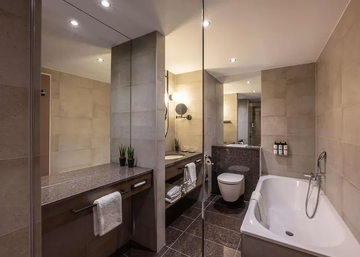 Luxury hotel only: Pullman Stuttgart Fontana
