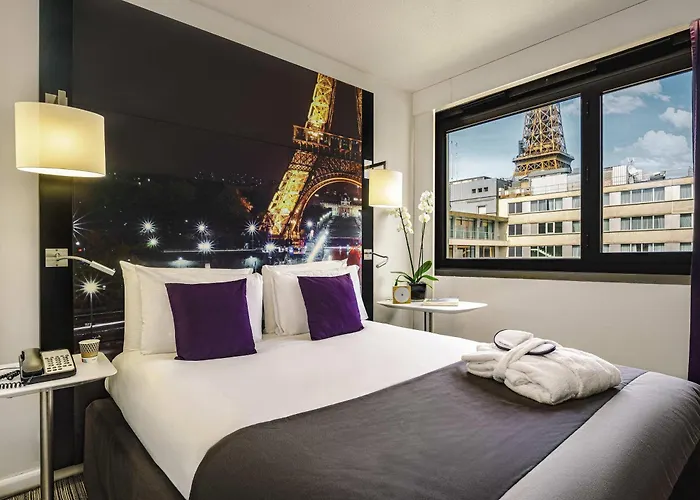 Luxury hotel only: Mercure Paris Centre Tour Eiffel
