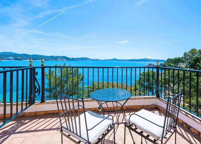 Сity center hotels Cala Fornells