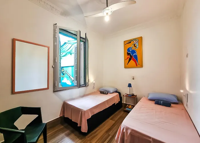 Hotel dichtbij College: Books Hostel