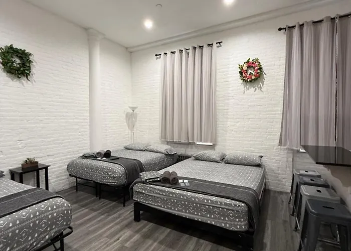 All Vacation Rentals 31 Street Broadway Hotel