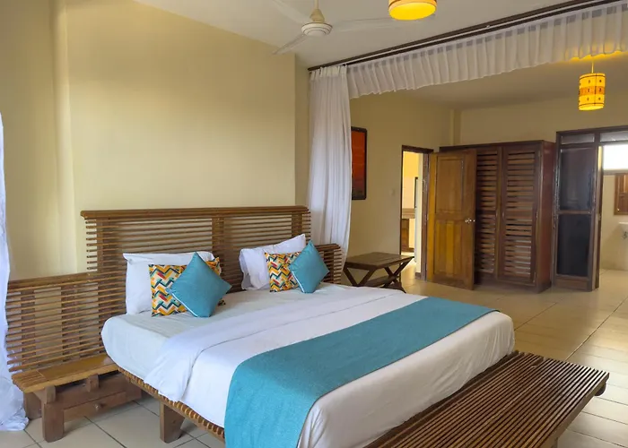 Beach Hotels Cityblue Creekside & Suites