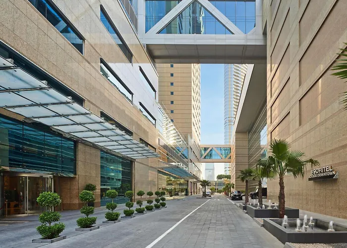 Beach hotel: Sofitel Dubai Downtown