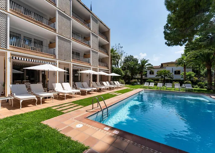Hotels Close to Airport Araxa - Adults Only