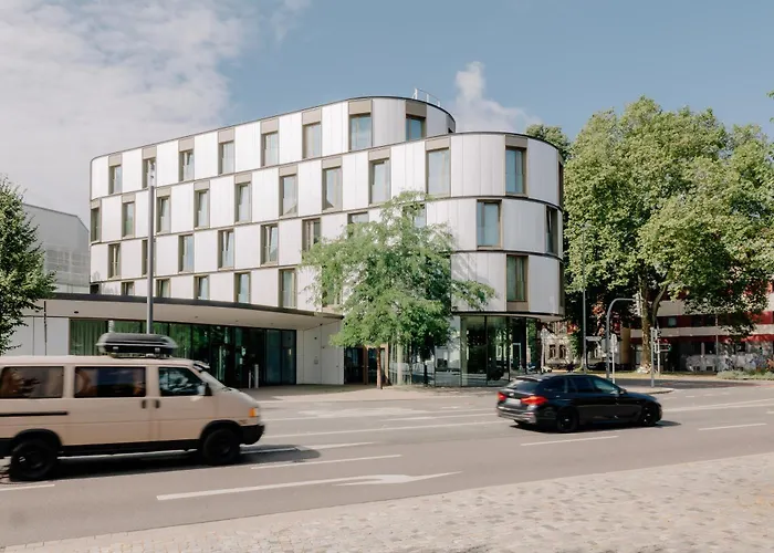 Vienna House Easy By Wyndham City & Apartments
