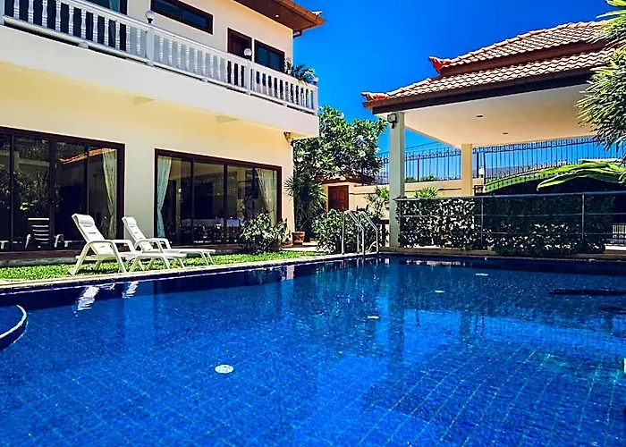 Avoca Pool Villas
