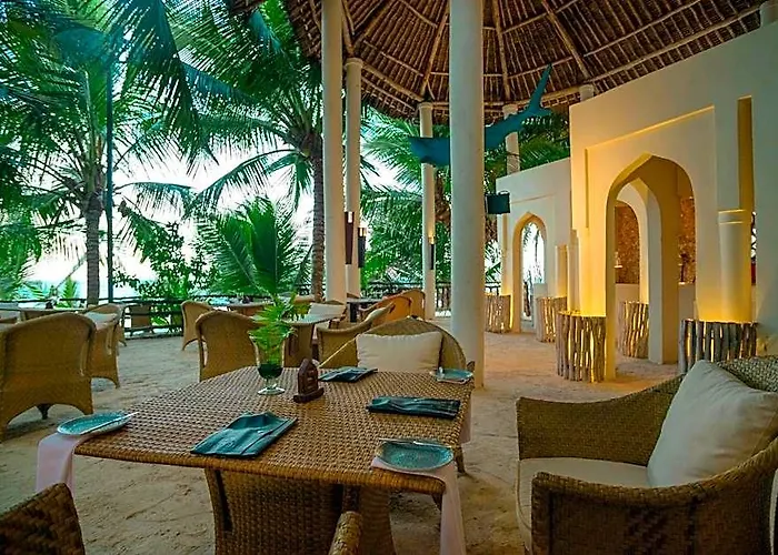 Trip to College Swahili Coco 2Br Apartment 700M To Beach