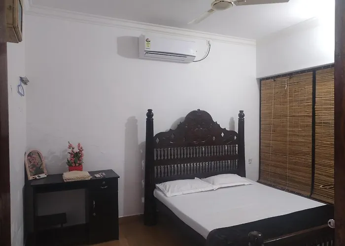 Sambranikodi Resort And Home Stay