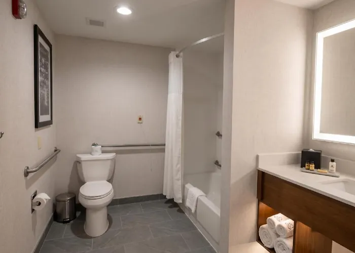 Cheap hotels Best Western Plus Boston