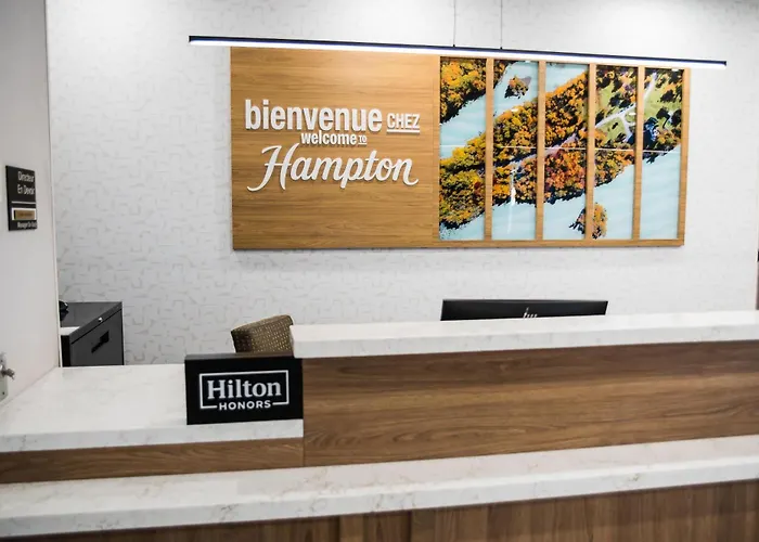 Hampton Inn & Suites Laval