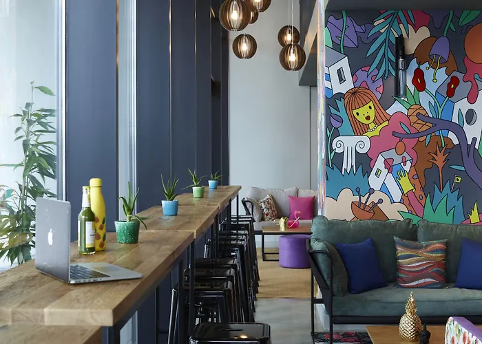 Kid friendly hotel Moxy Athens City