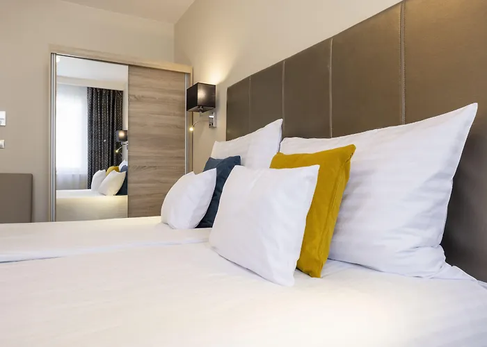 Silver Crown Hotel & Residence, Palace Quarter