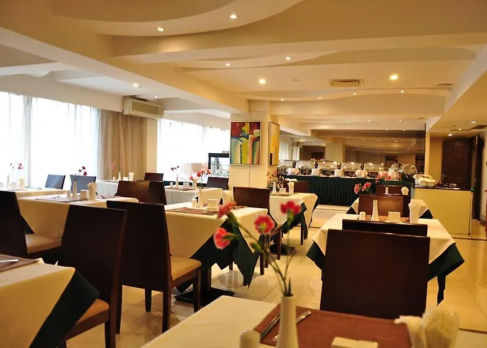 Central hotel: Noahs Hotel Suzhou