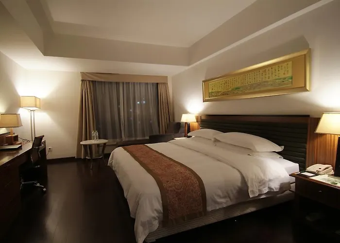 Central hotel: Joyfull International Hotel