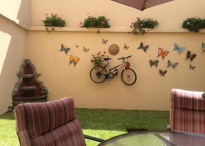 Guests house Hostal Los Lagos Inn