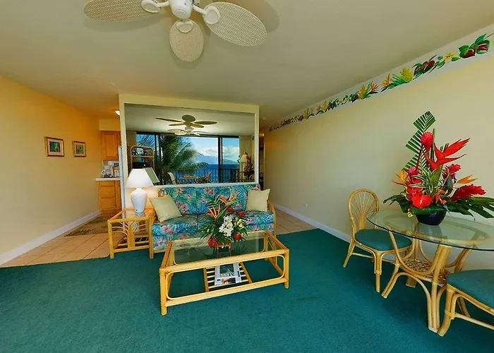Aston Paki Maui