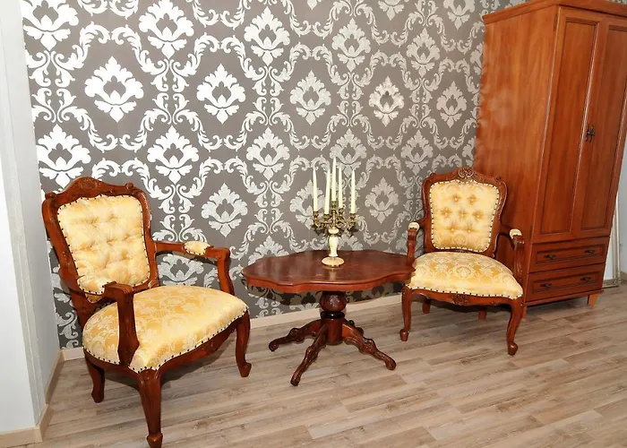 Airport Hotel: Old City Hotel