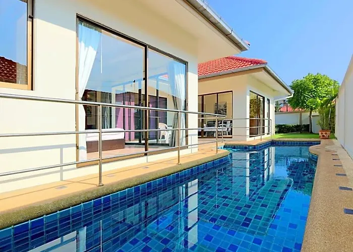 Avoca Pool Villas