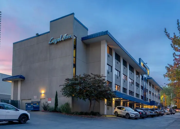 Cheap hotel: The Loyal Inn Seattle