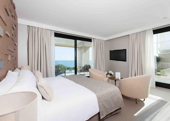 Oasis By Don Carlos Resort (Adults Only)