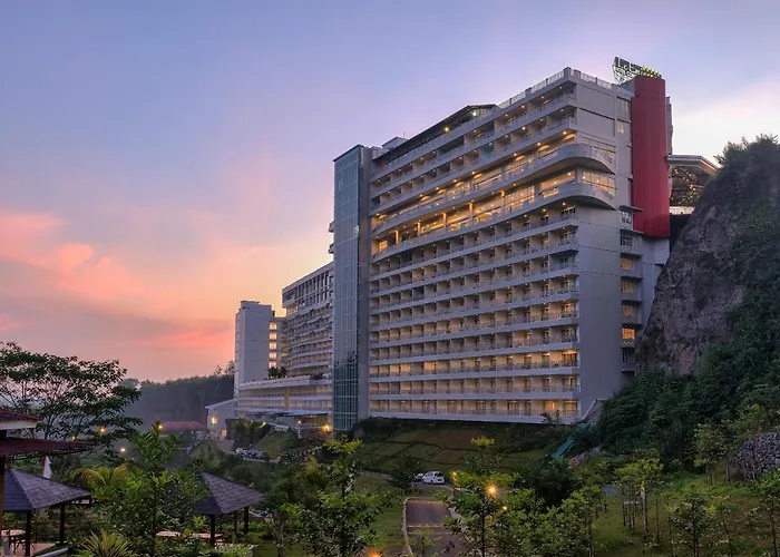 Jacuzzi hotel: Le Eminence Puncak Hotel Convention & Resort