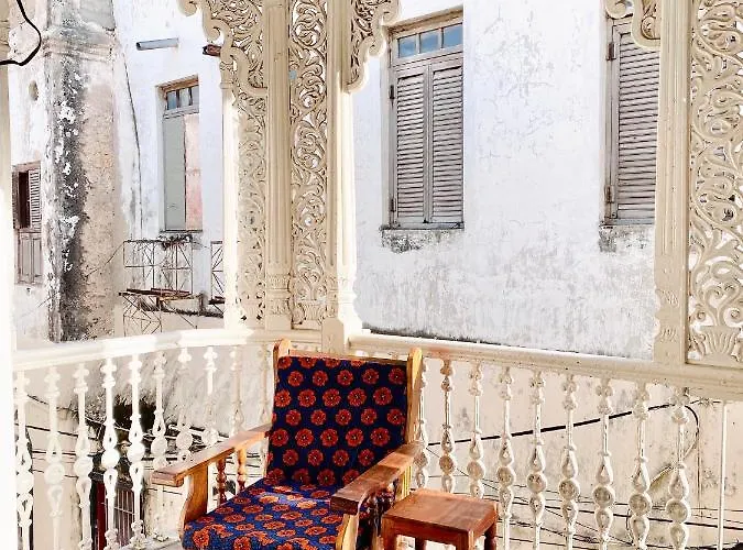 3 star hotels Balcony House