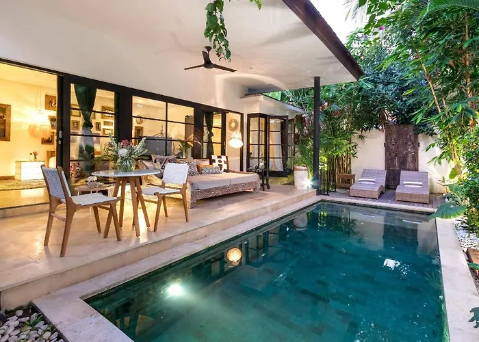 Villa: Villa Lora By Villa Finder