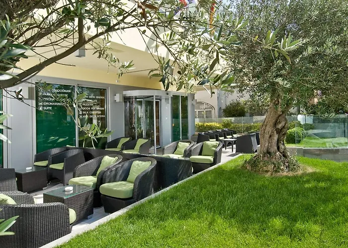 Ferretti Family Madison -